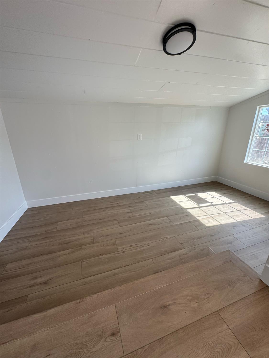 2743 E Hammond Ave, Fresno, CA 93703