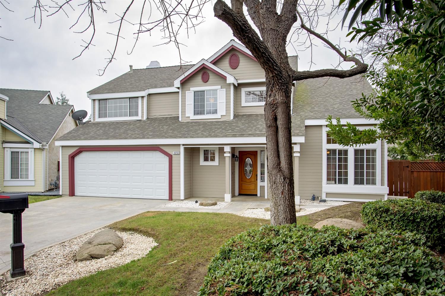 10752 N Windham Bay Cir, Fresno, CA 93730