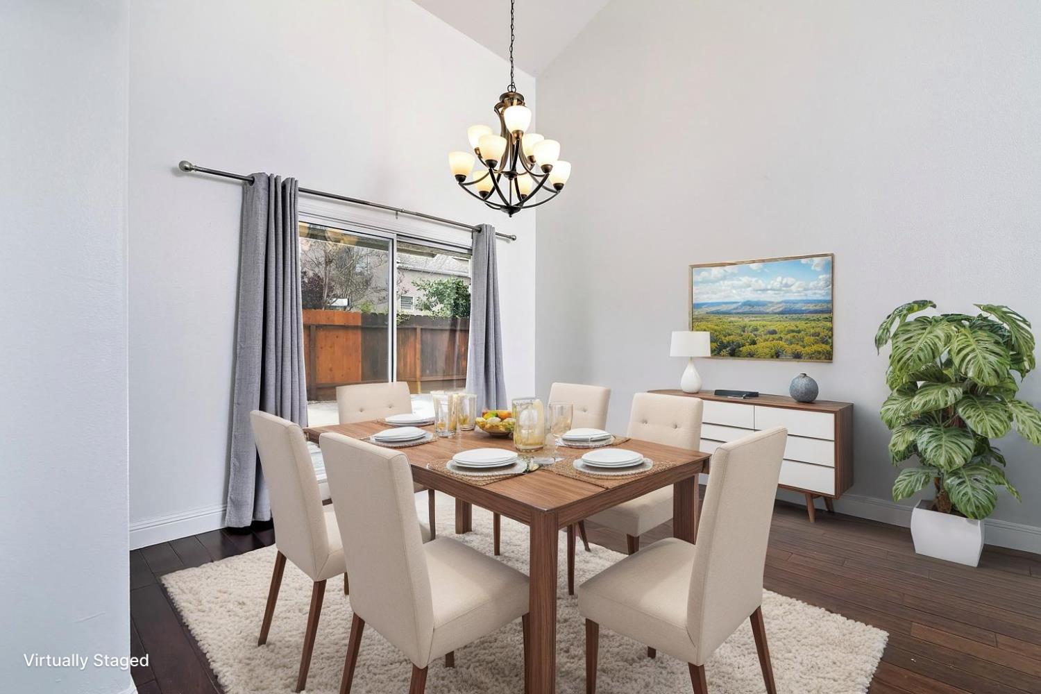 10752 N Windham Bay Cir, Fresno, CA 93730