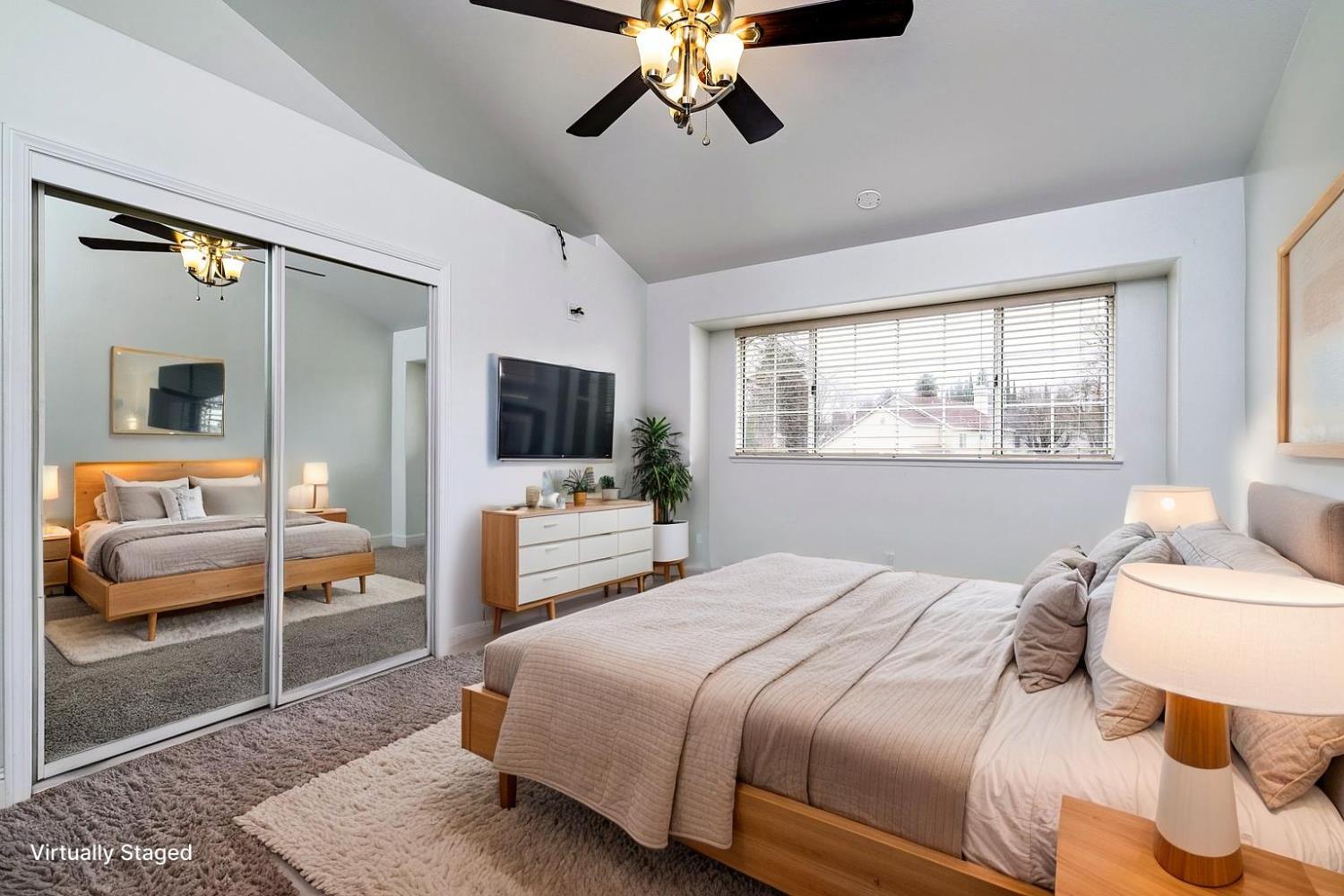 10752 N Windham Bay Cir, Fresno, CA 93730