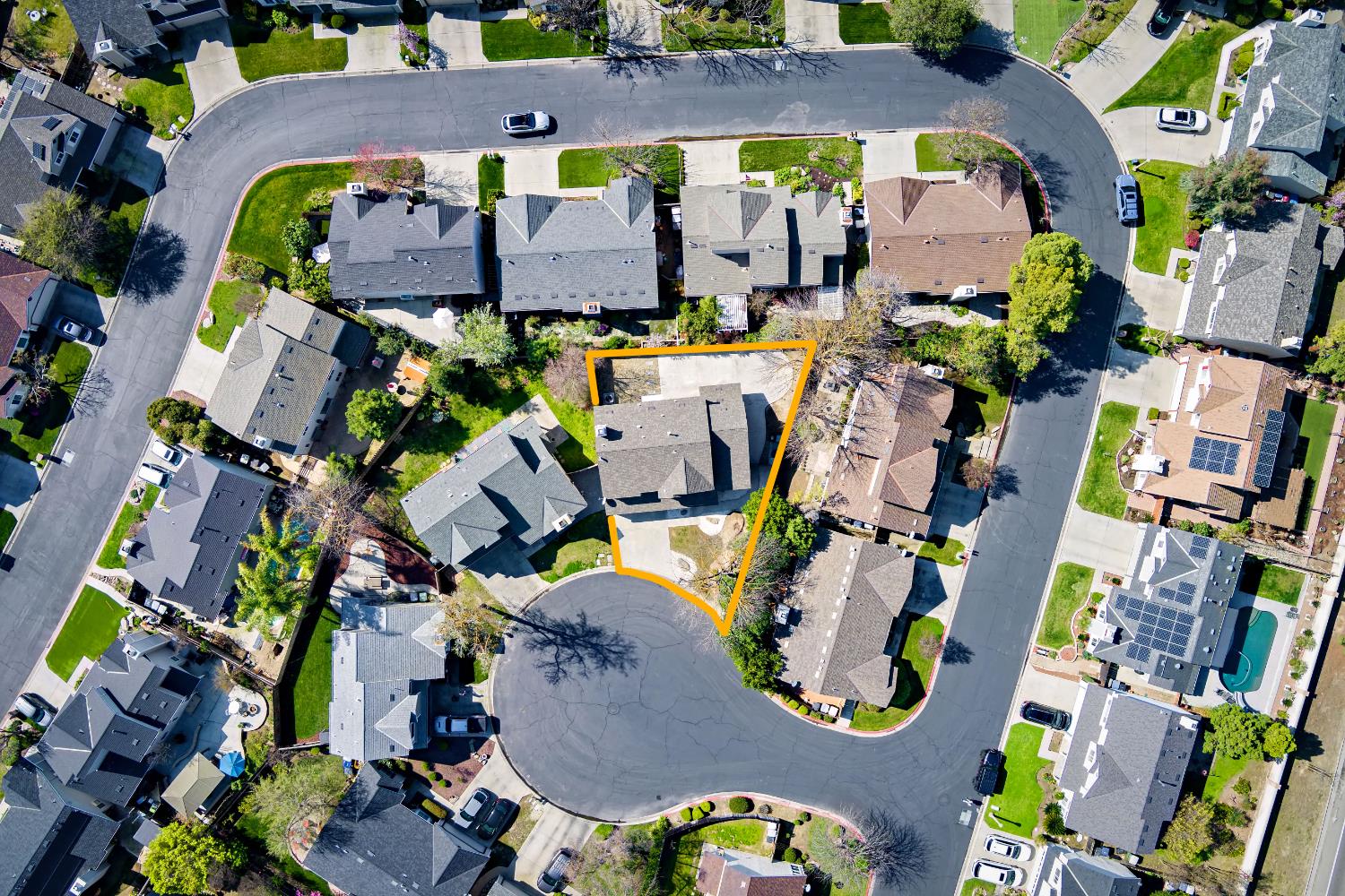 10752 N Windham Bay Cir, Fresno, CA 93730