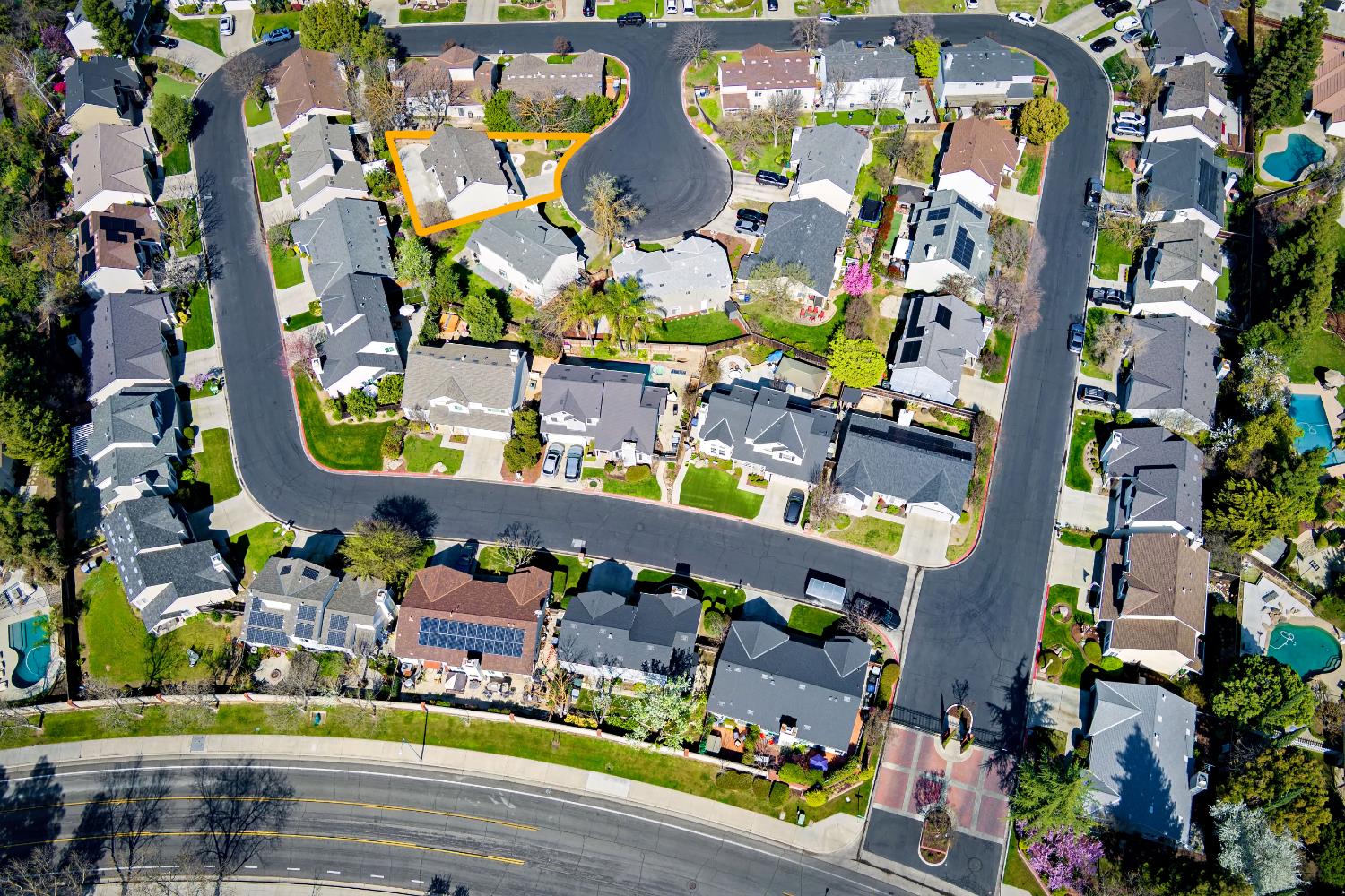 10752 N Windham Bay Cir, Fresno, CA 93730