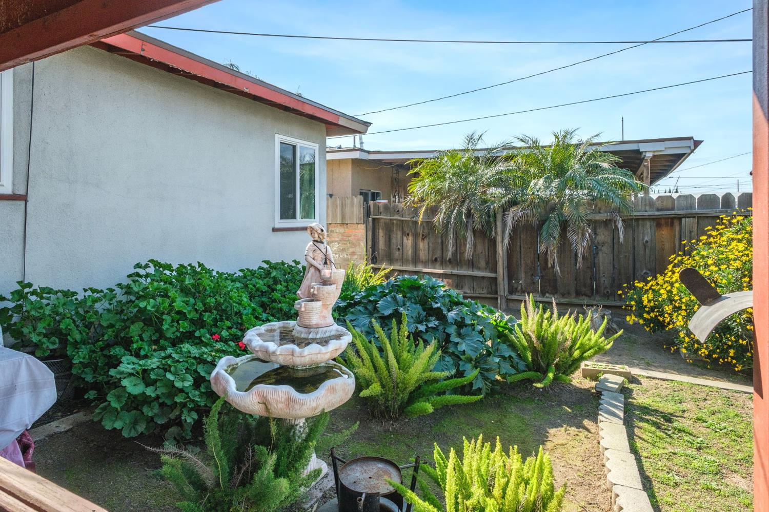 4619 E El Monte Way, Fresno, CA 93702