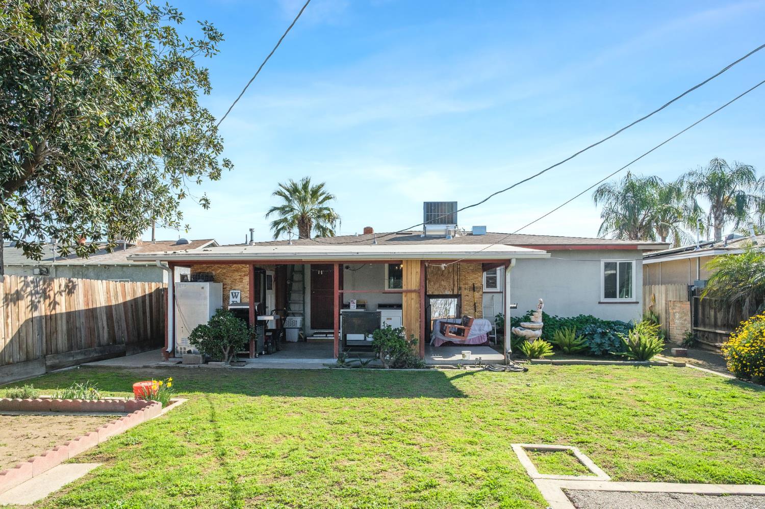 4619 E El Monte Way, Fresno, CA 93702