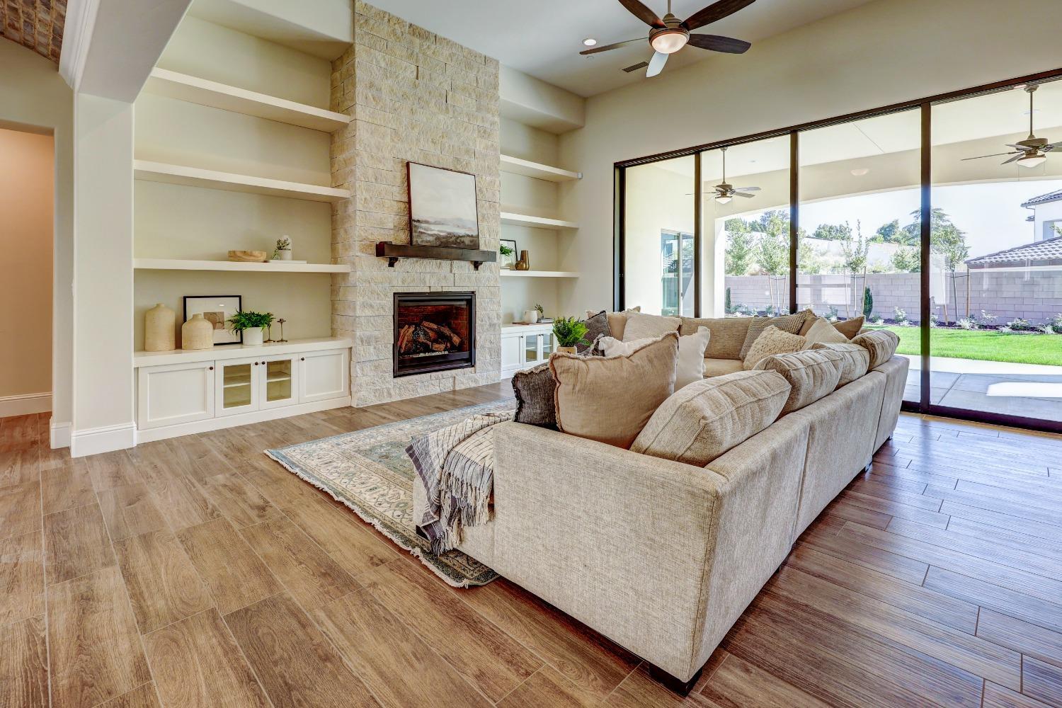 2189 E Strathspey Way, Fresno, CA 93730