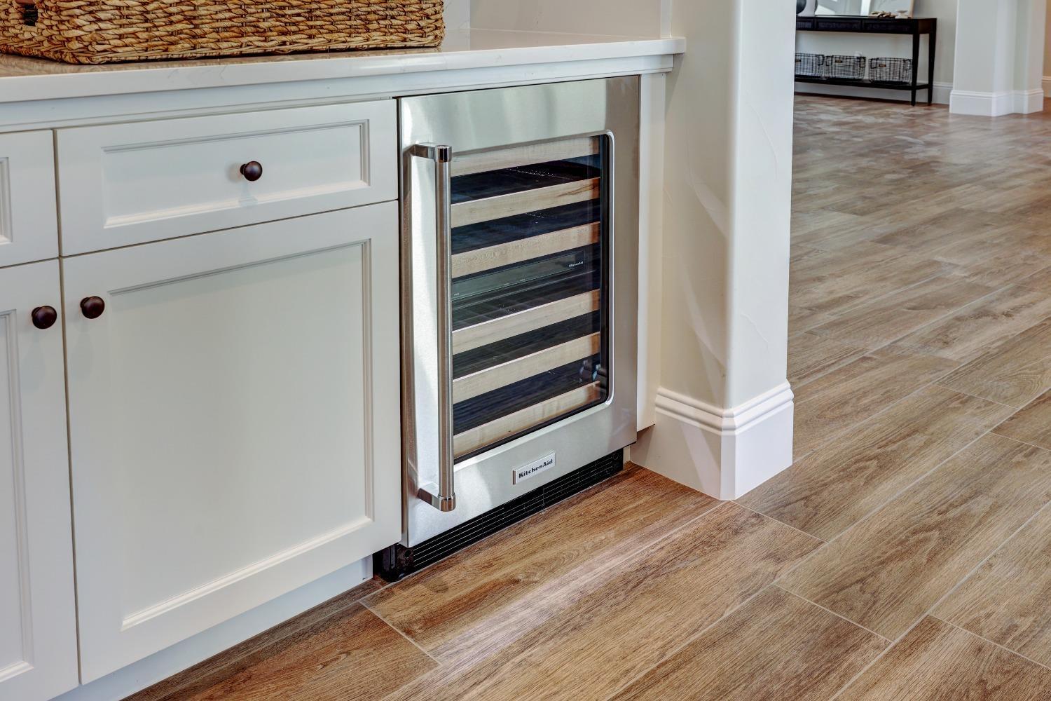 2189 E Strathspey Way, Fresno, CA 93730