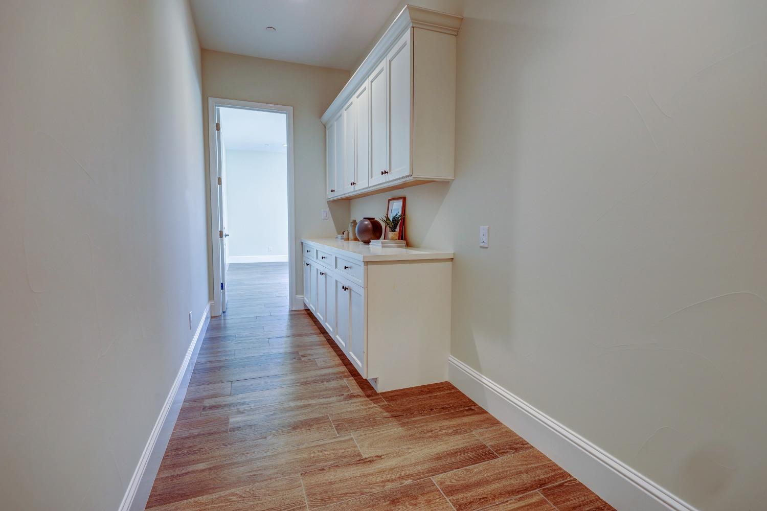 2189 E Strathspey Way, Fresno, CA 93730