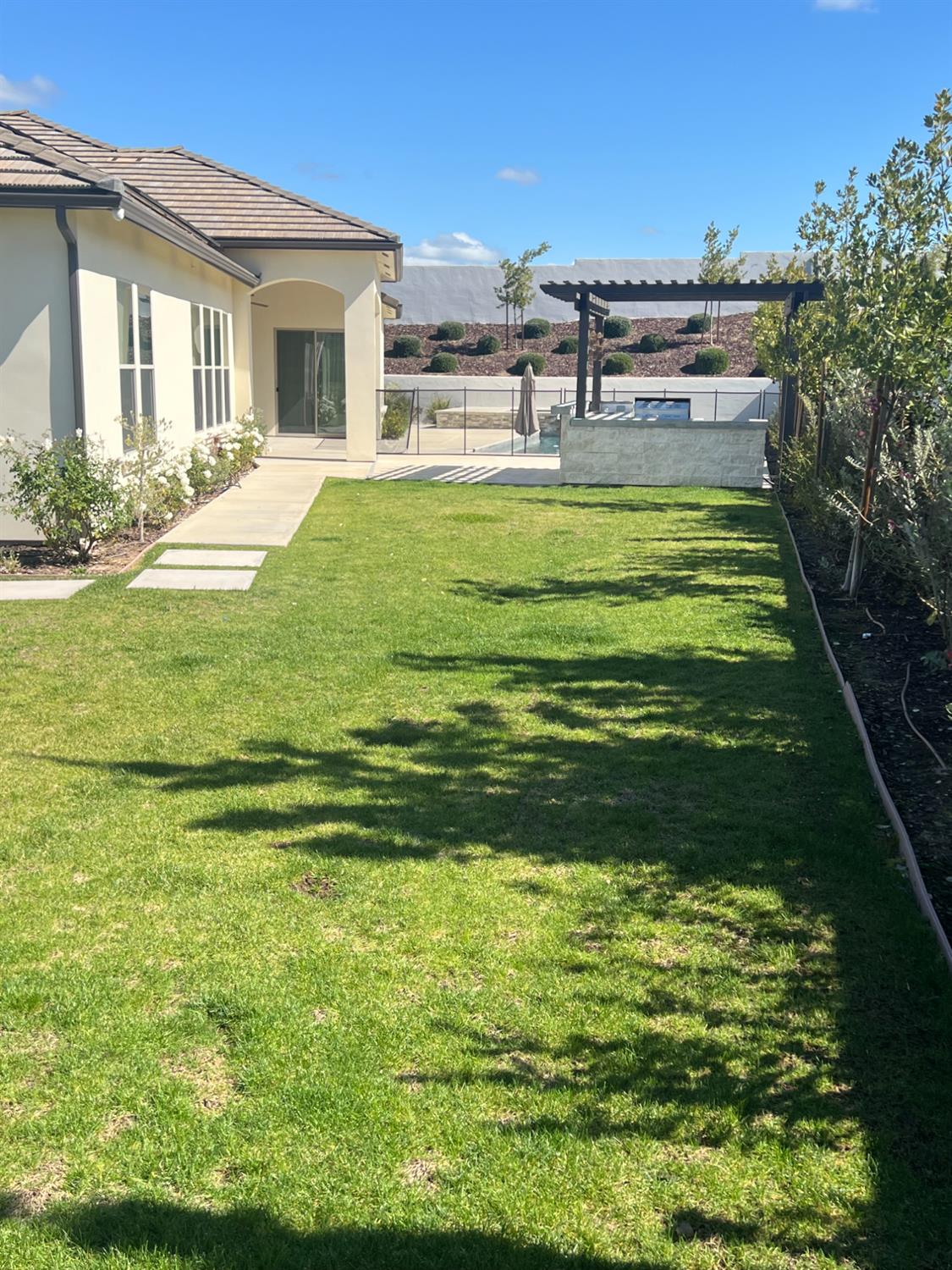 2189 E Strathspey Way, Fresno, CA 93730