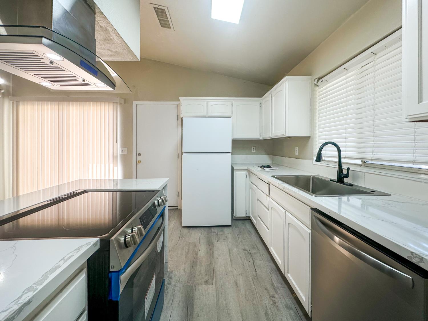 5691 W Santa Ana Ave, Fresno, CA 93722