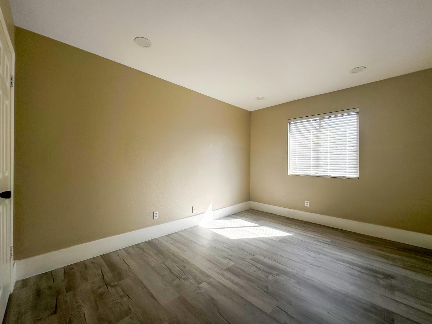 5691 W Santa Ana Ave, Fresno, CA 93722