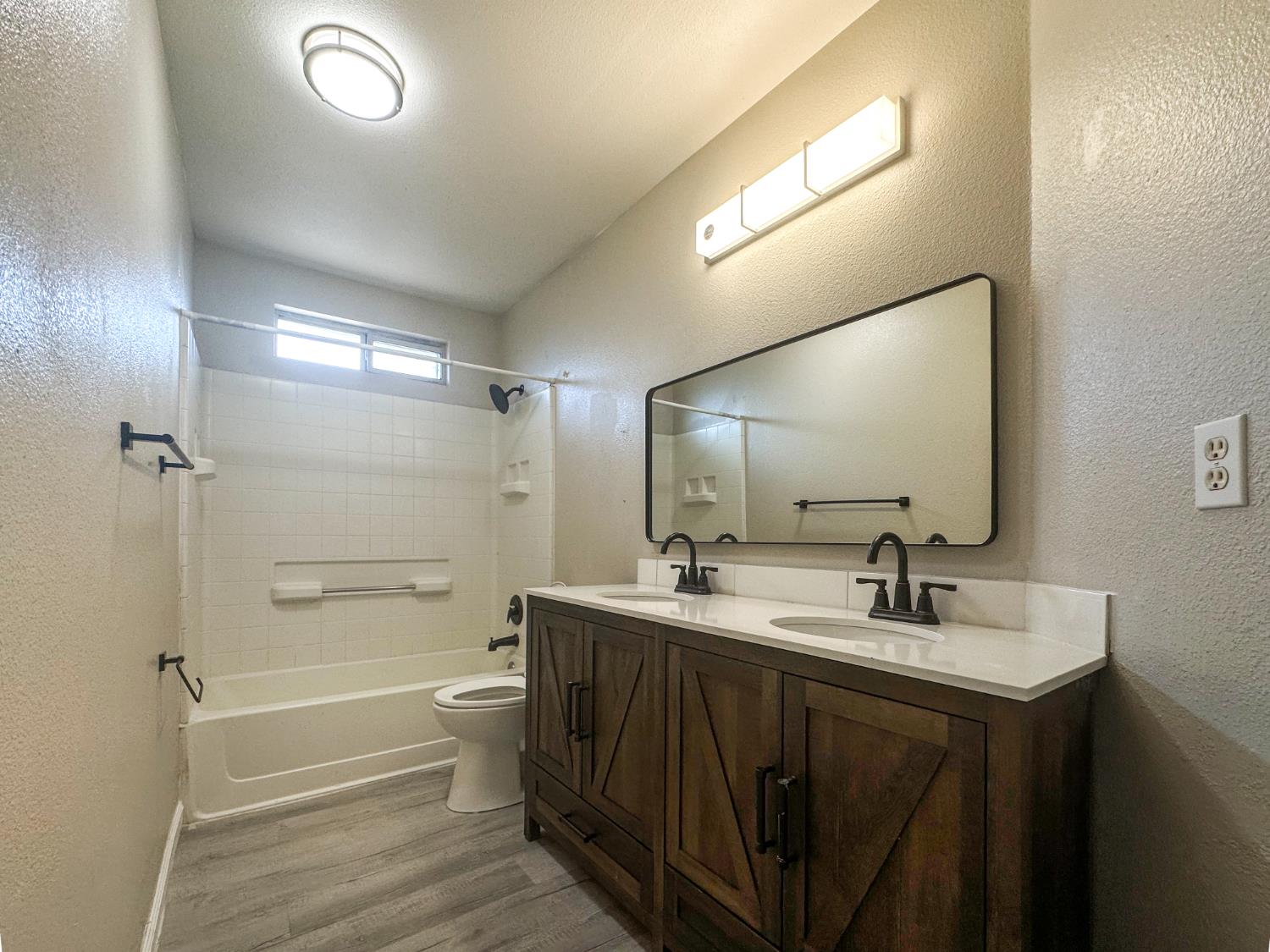 5691 W Santa Ana Ave, Fresno, CA 93722