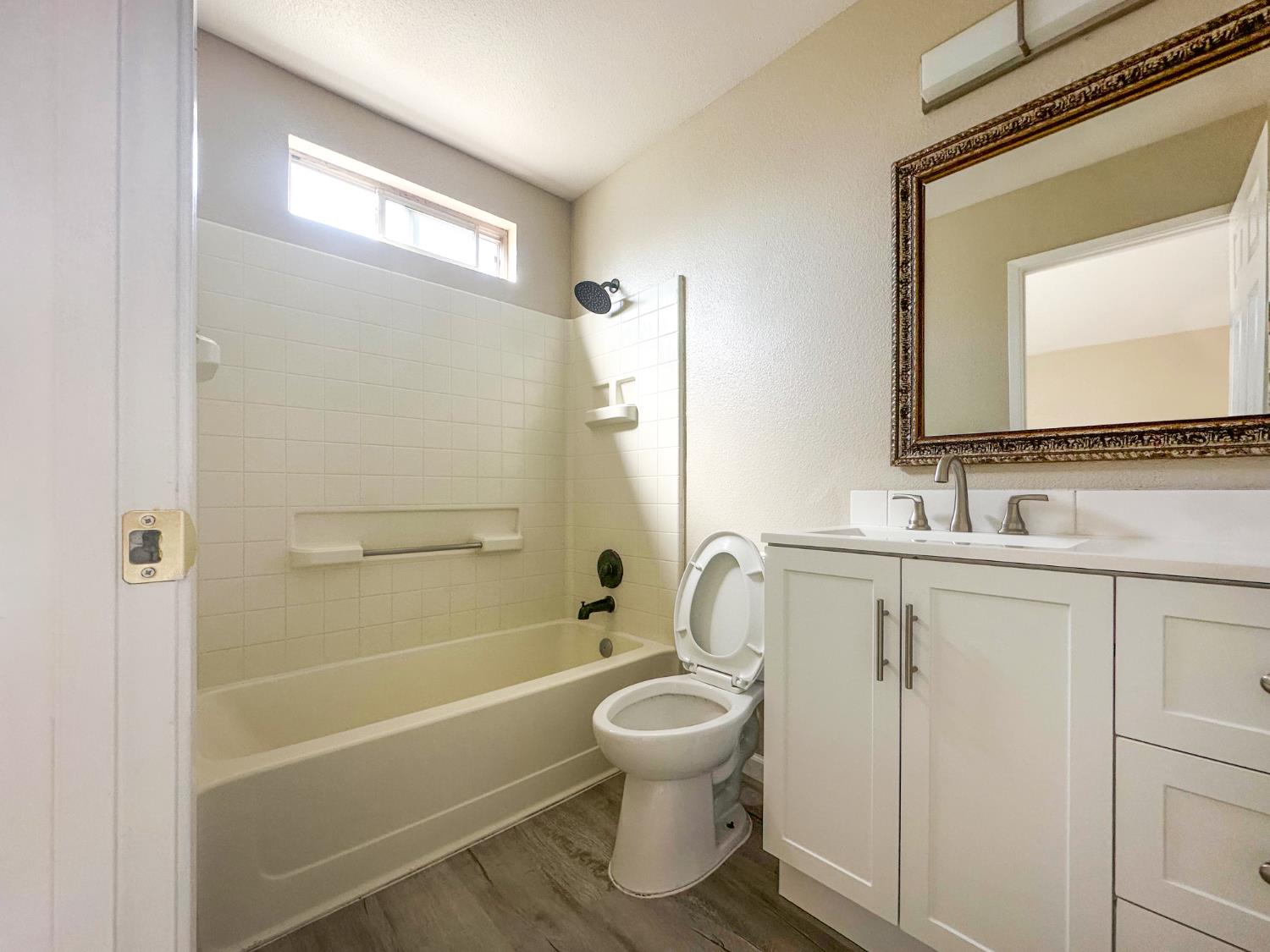 5691 W Santa Ana Ave, Fresno, CA 93722