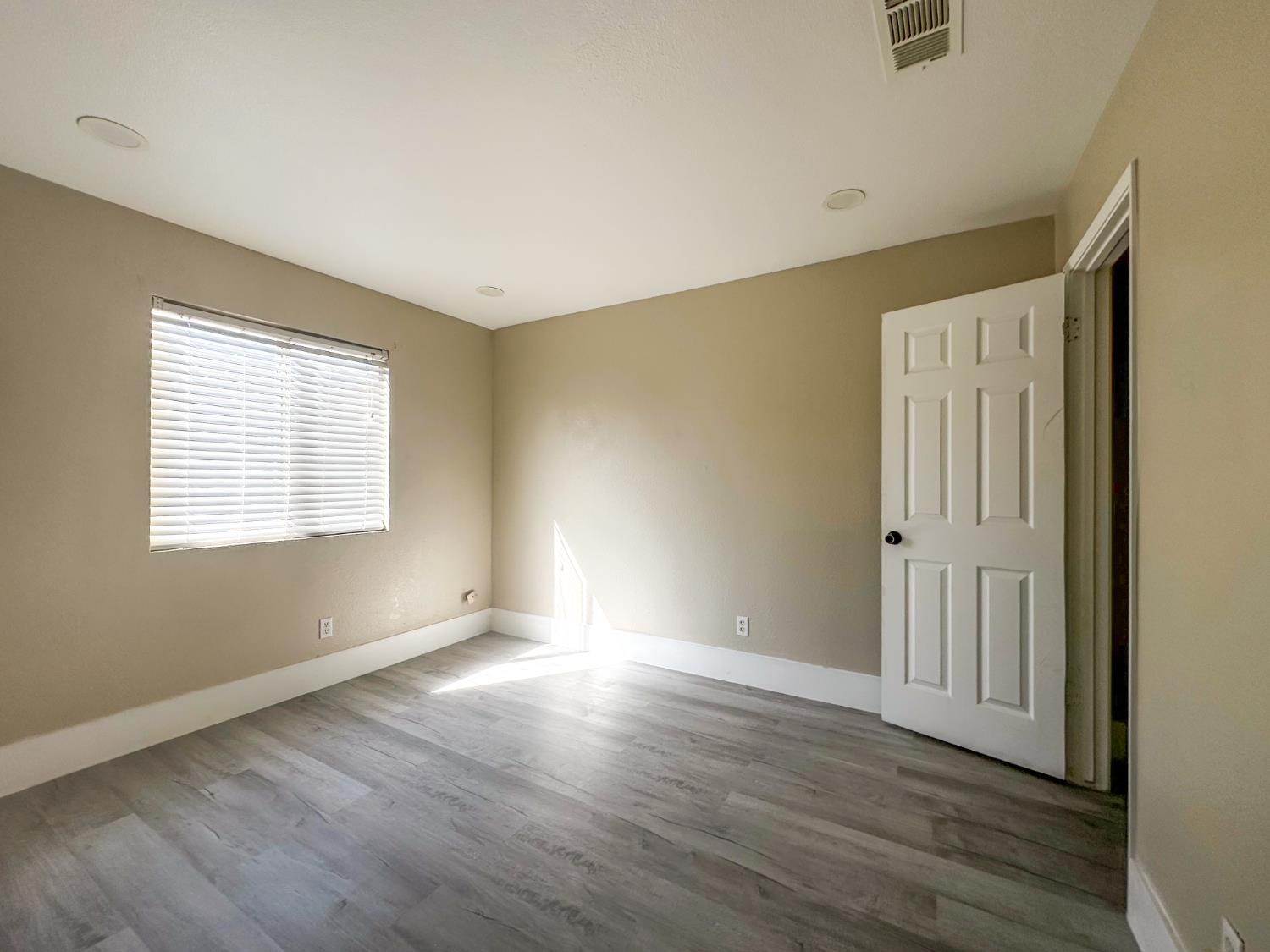 5691 W Santa Ana Ave, Fresno, CA 93722