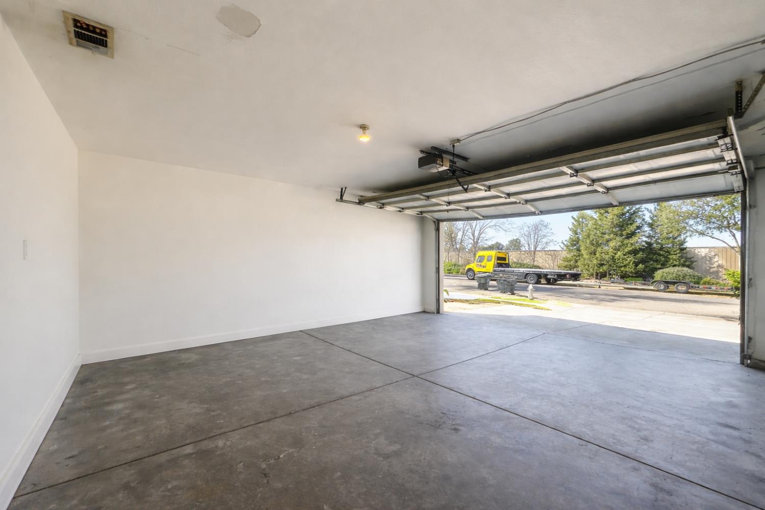 5691 W Santa Ana Ave, Fresno, CA 93722