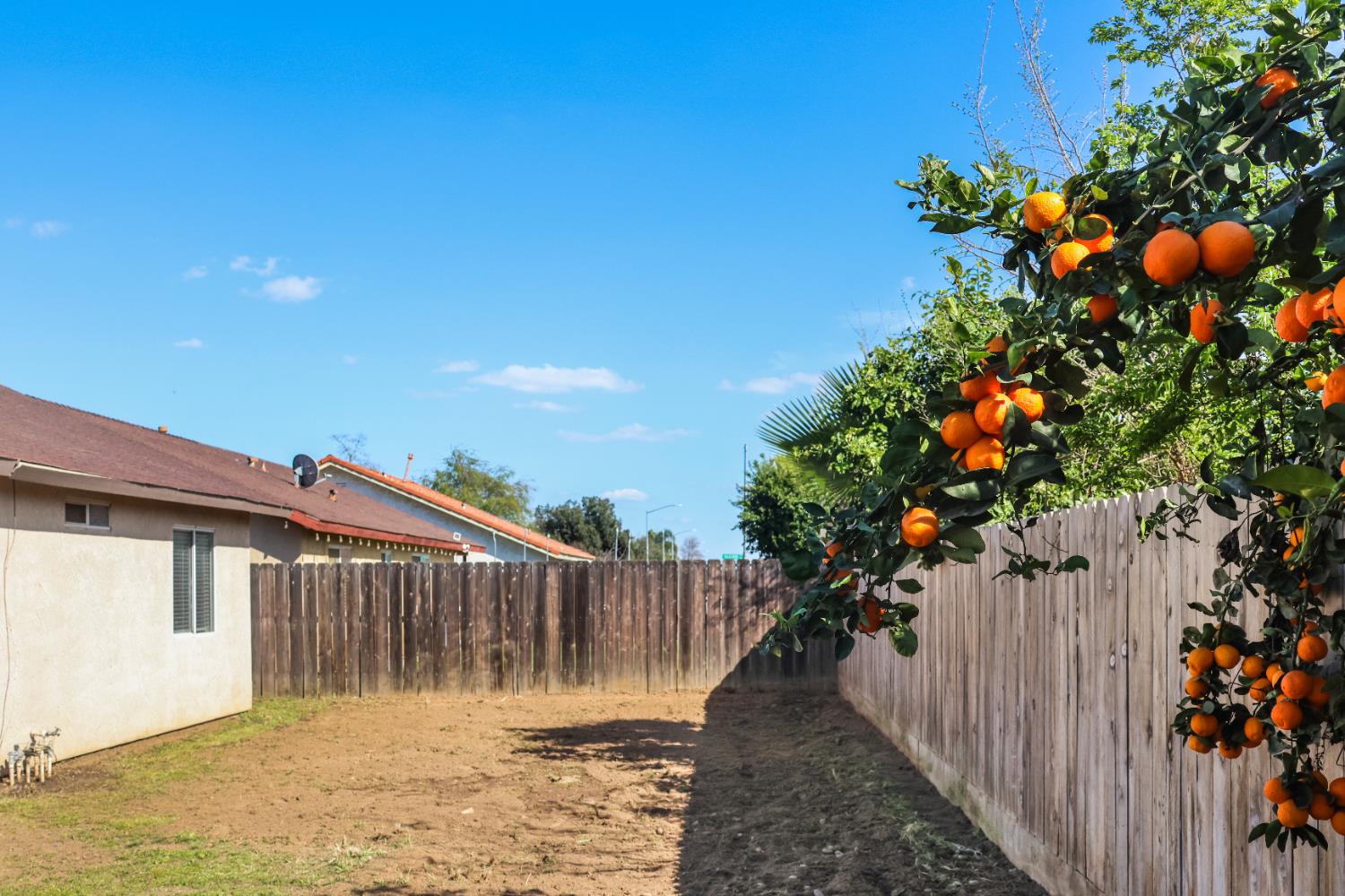 5691 W Santa Ana Ave, Fresno, CA 93722