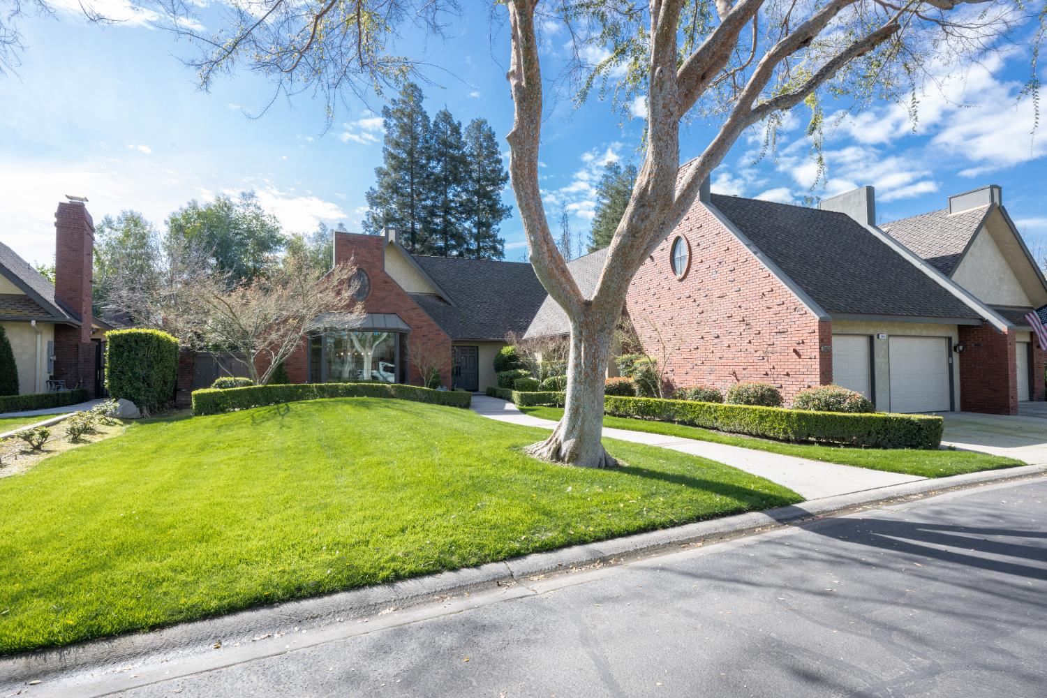 2555 W Bluff Ave #143, Fresno, CA 93711