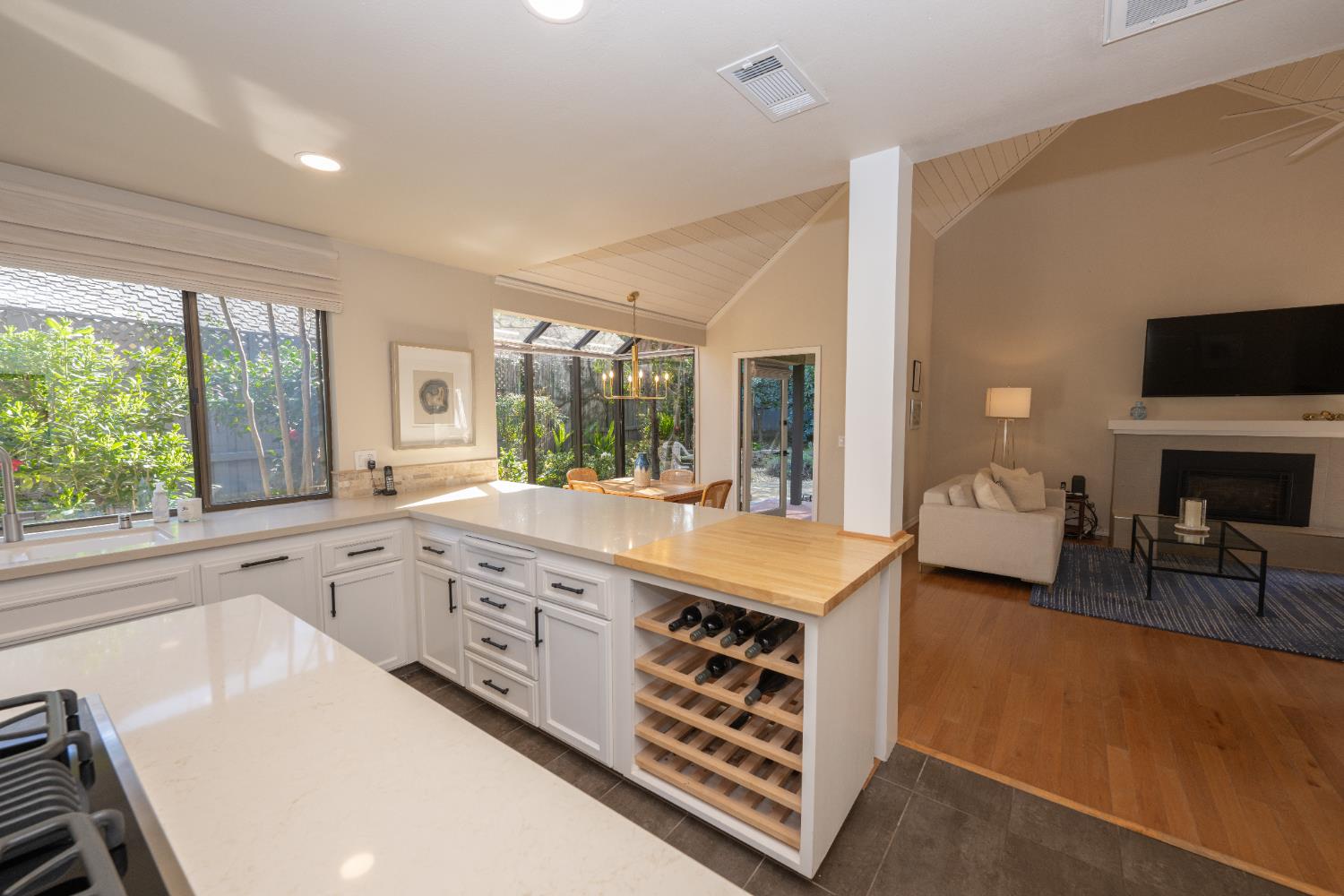 2555 W Bluff Ave #143, Fresno, CA 93711