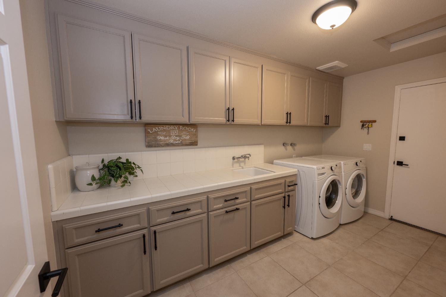 2555 W Bluff Ave #143, Fresno, CA 93711