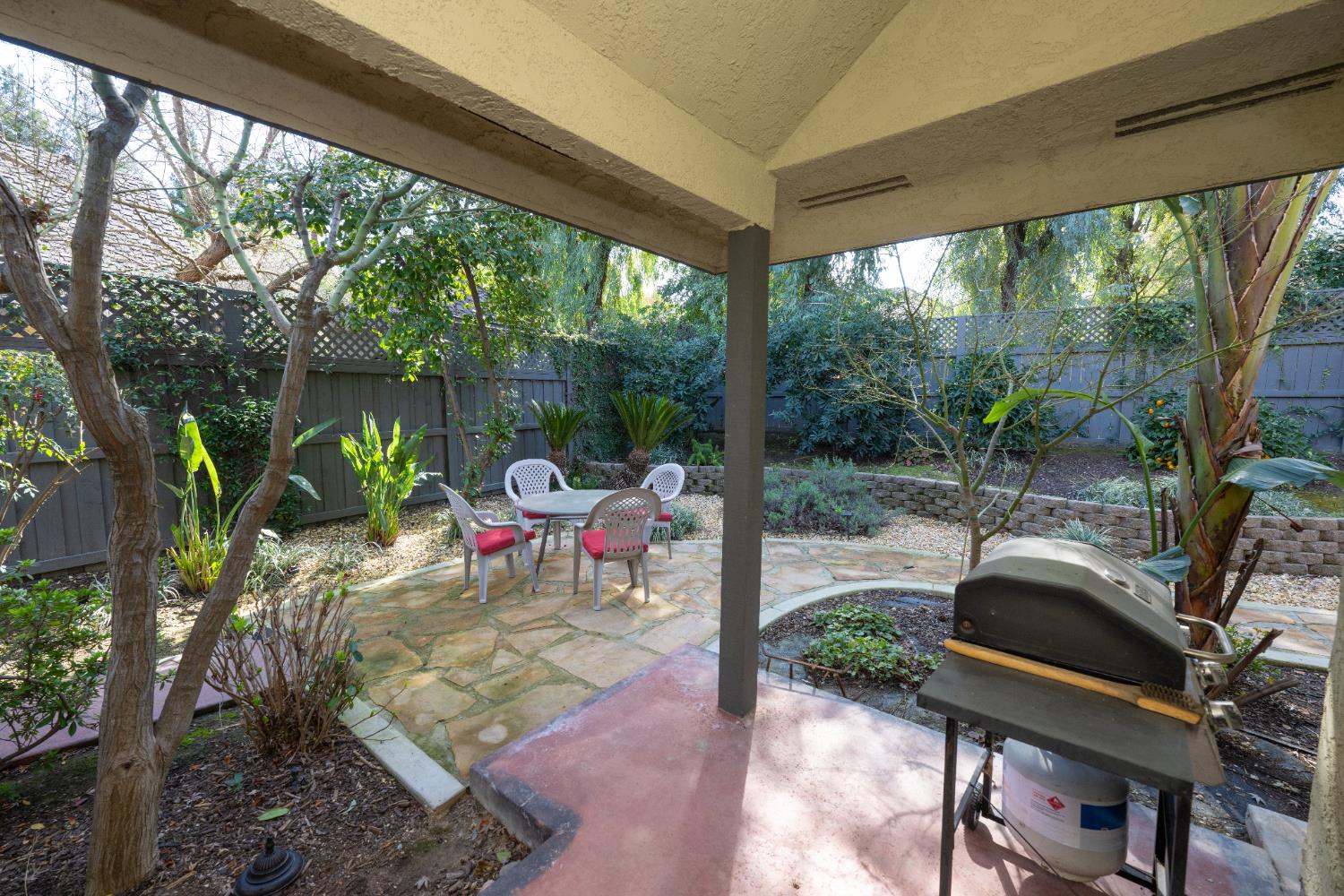 2555 W Bluff Ave #143, Fresno, CA 93711