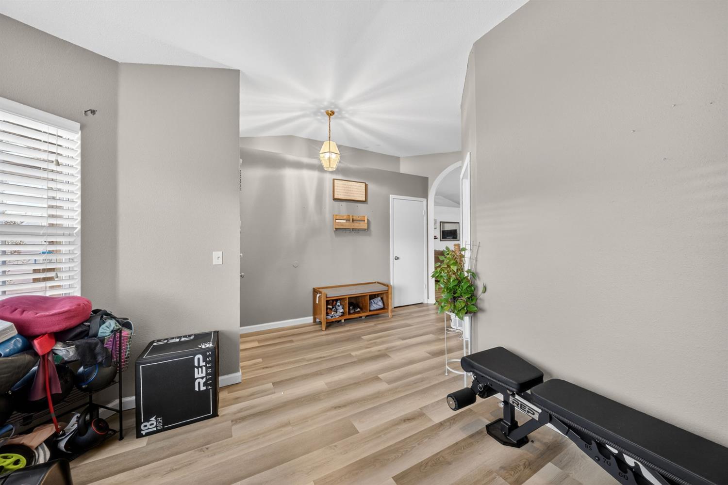 6566 N Western Ave, Fresno, CA 93722