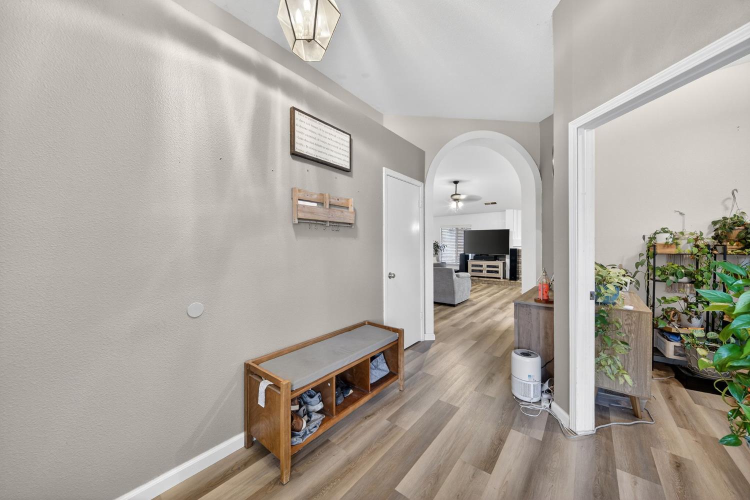 6566 N Western Ave, Fresno, CA 93722