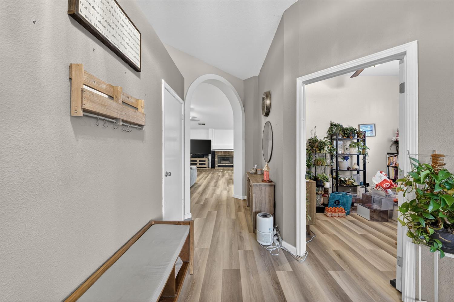 6566 N Western Ave, Fresno, CA 93722