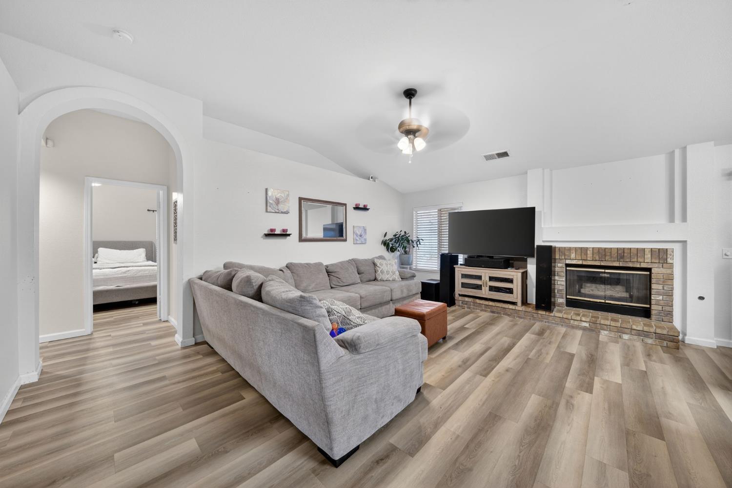 6566 N Western Ave, Fresno, CA 93722