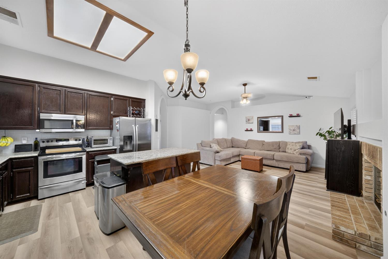 6566 N Western Ave, Fresno, CA 93722