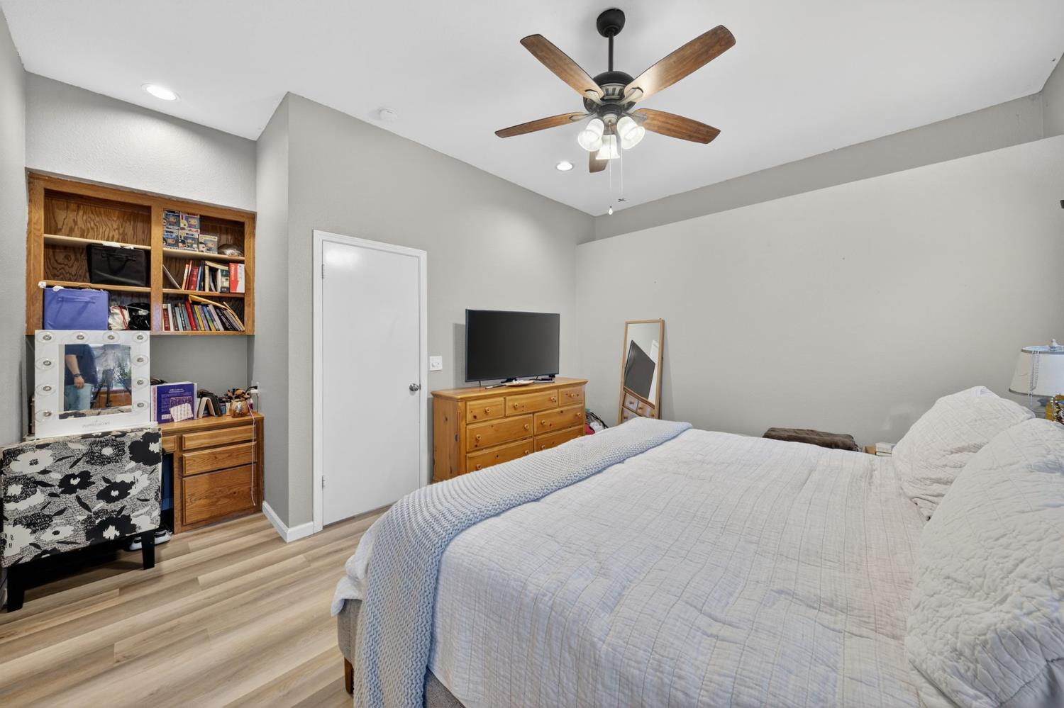 6566 N Western Ave, Fresno, CA 93722