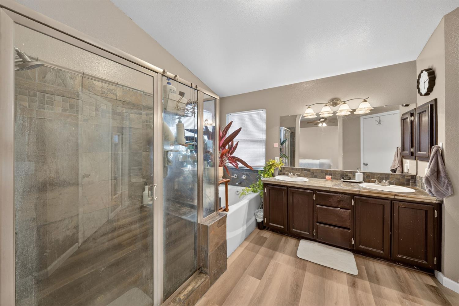 6566 N Western Ave, Fresno, CA 93722