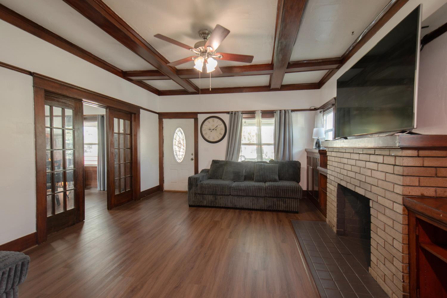 720 N Poplar Ave, Fresno, CA 93728