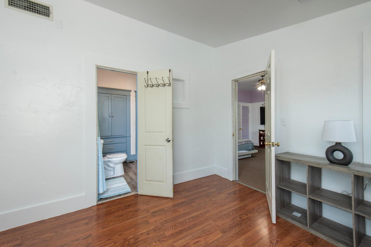 720 N Poplar Ave, Fresno, CA 93728