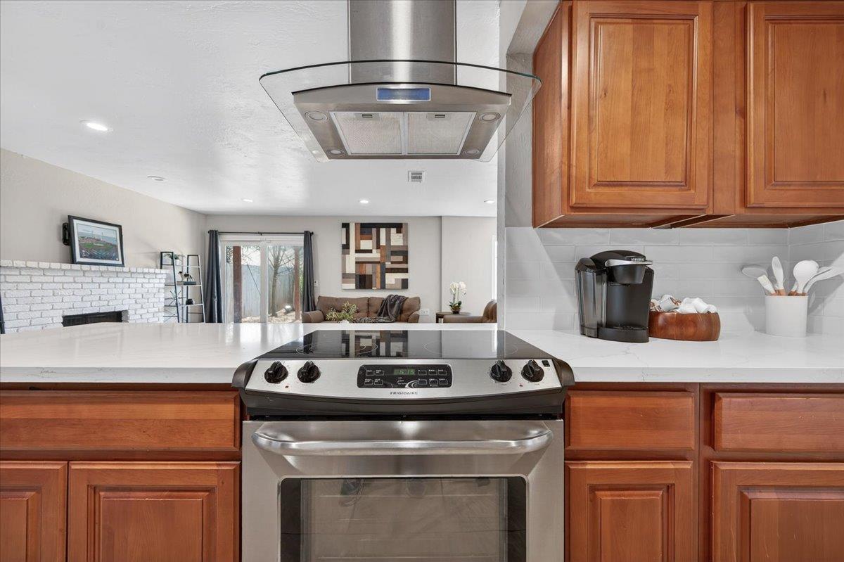 159 W Omaha Ave, Fresno, CA 93711