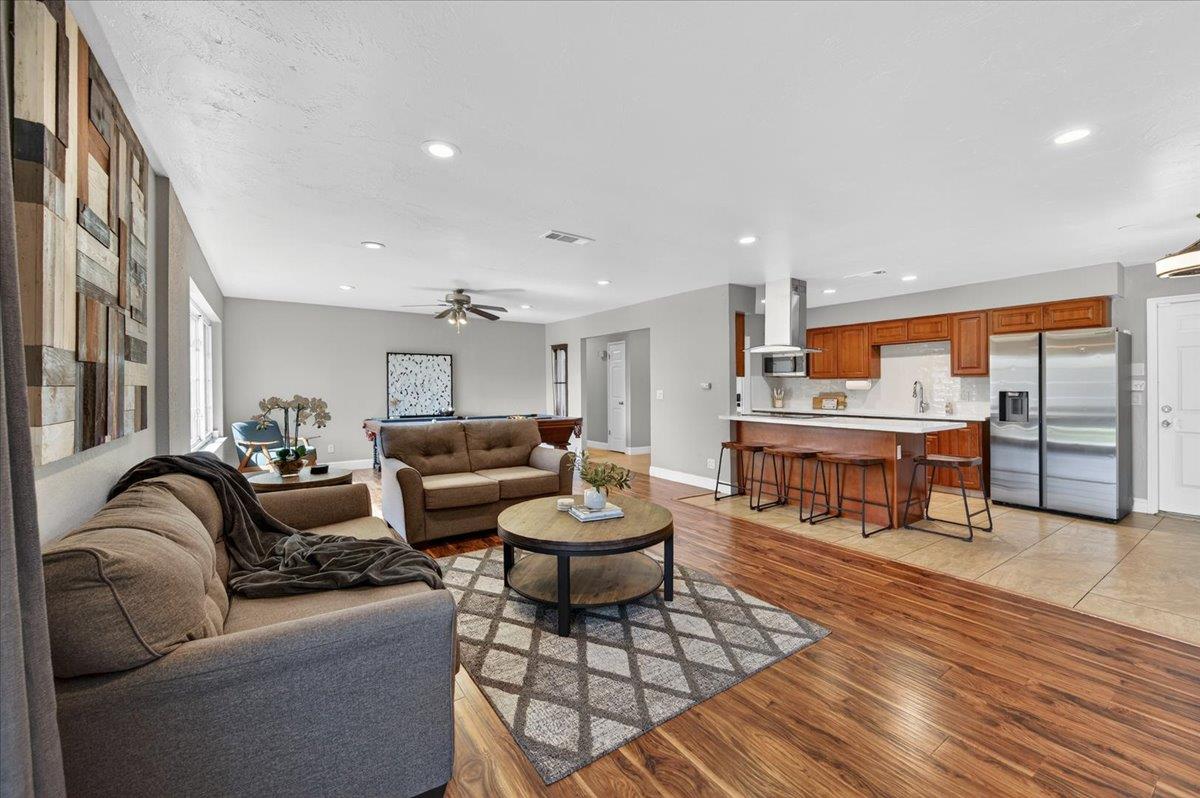 159 W Omaha Ave, Fresno, CA 93711