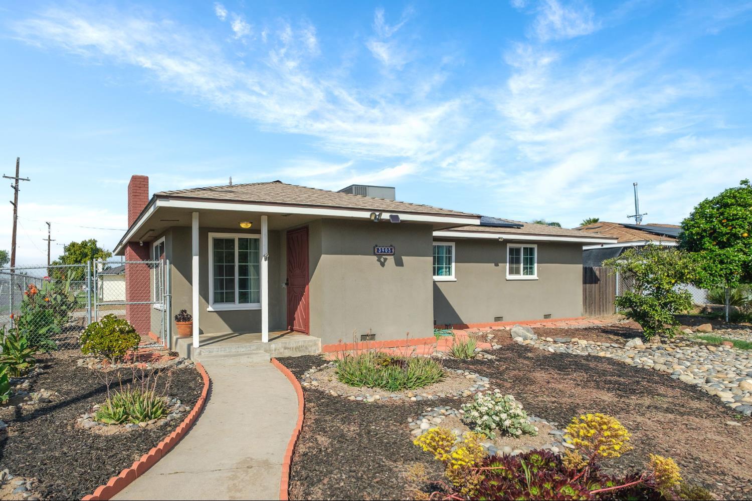 3905 E Cortland Ave, Fresno, CA 93726