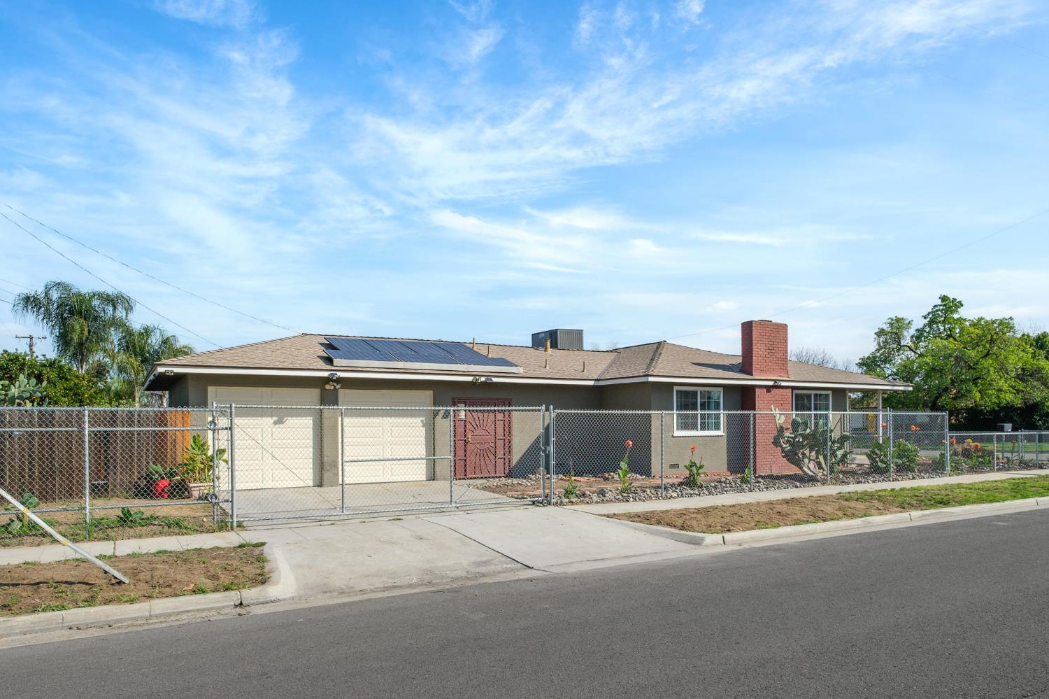 3905 E Cortland Ave, Fresno, CA 93726