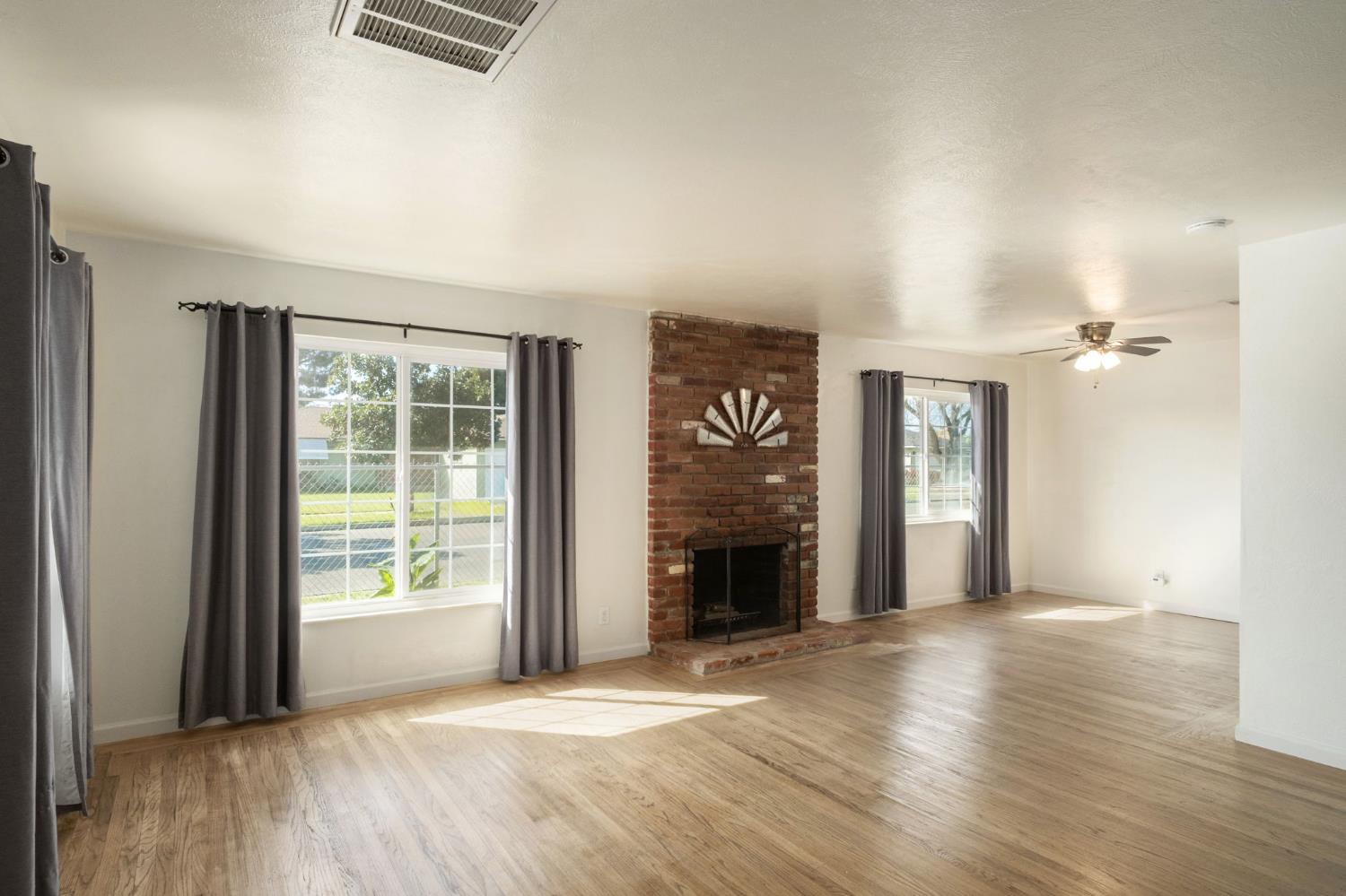 3905 E Cortland Ave, Fresno, CA 93726