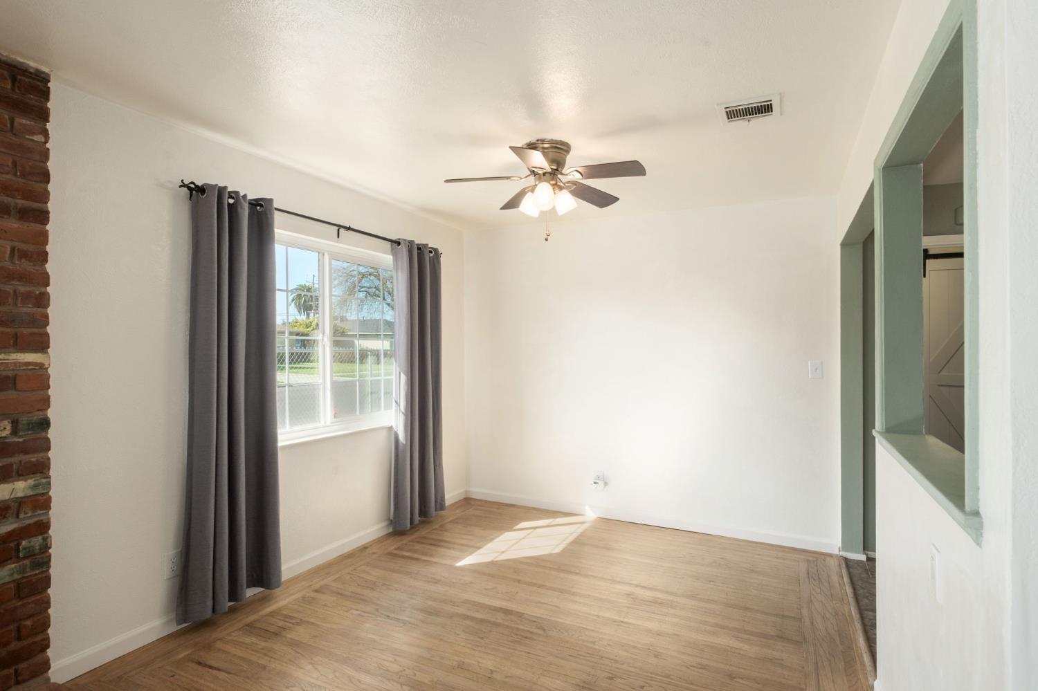 3905 E Cortland Ave, Fresno, CA 93726