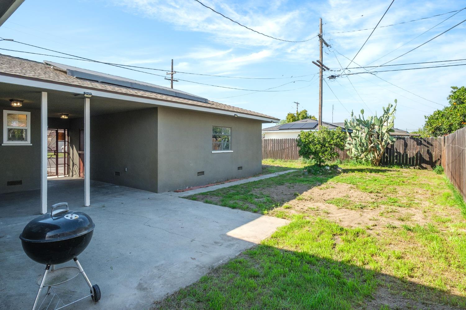 3905 E Cortland Ave, Fresno, CA 93726