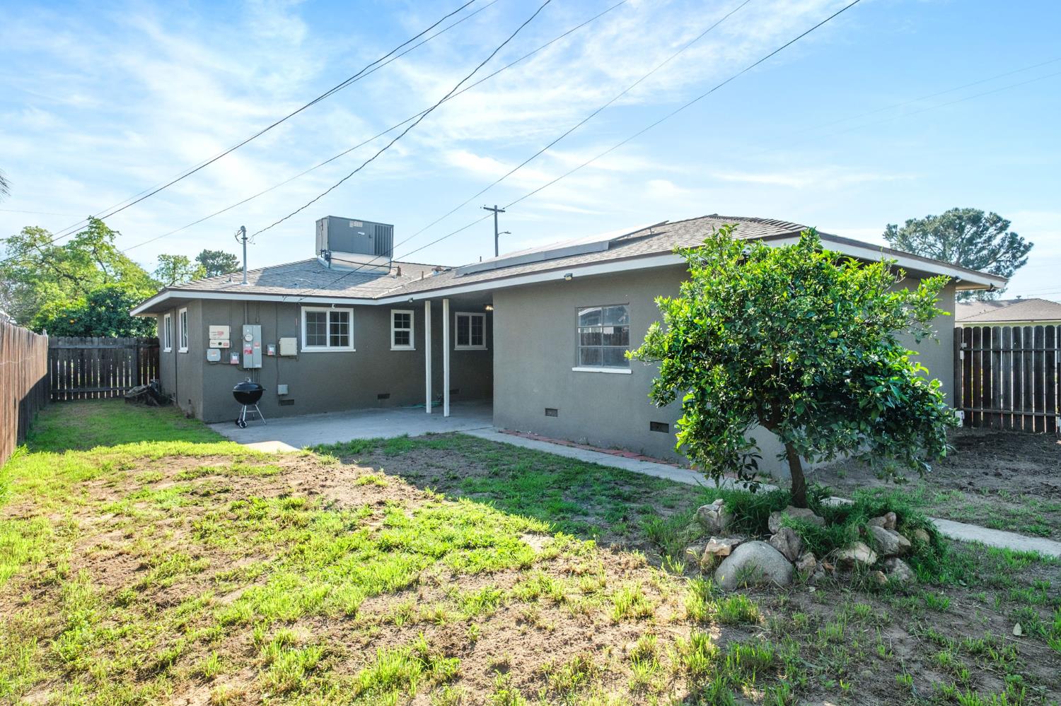 3905 E Cortland Ave, Fresno, CA 93726