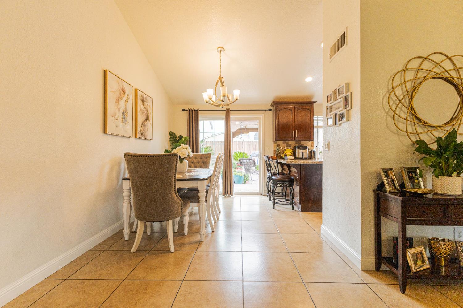 3806 N Cleo, Fresno, CA 93722