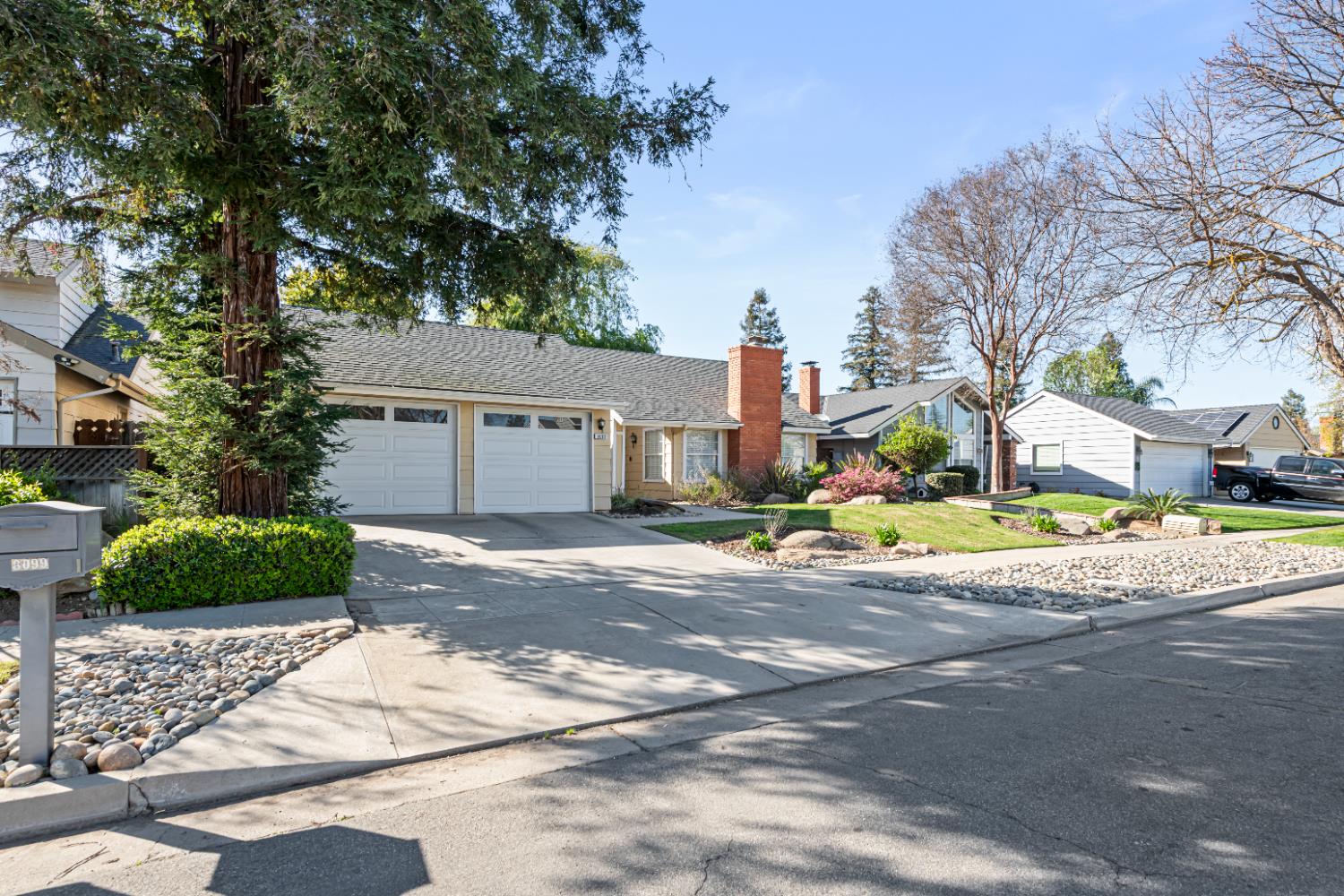 8099 N Orchard St, Fresno, CA 93720