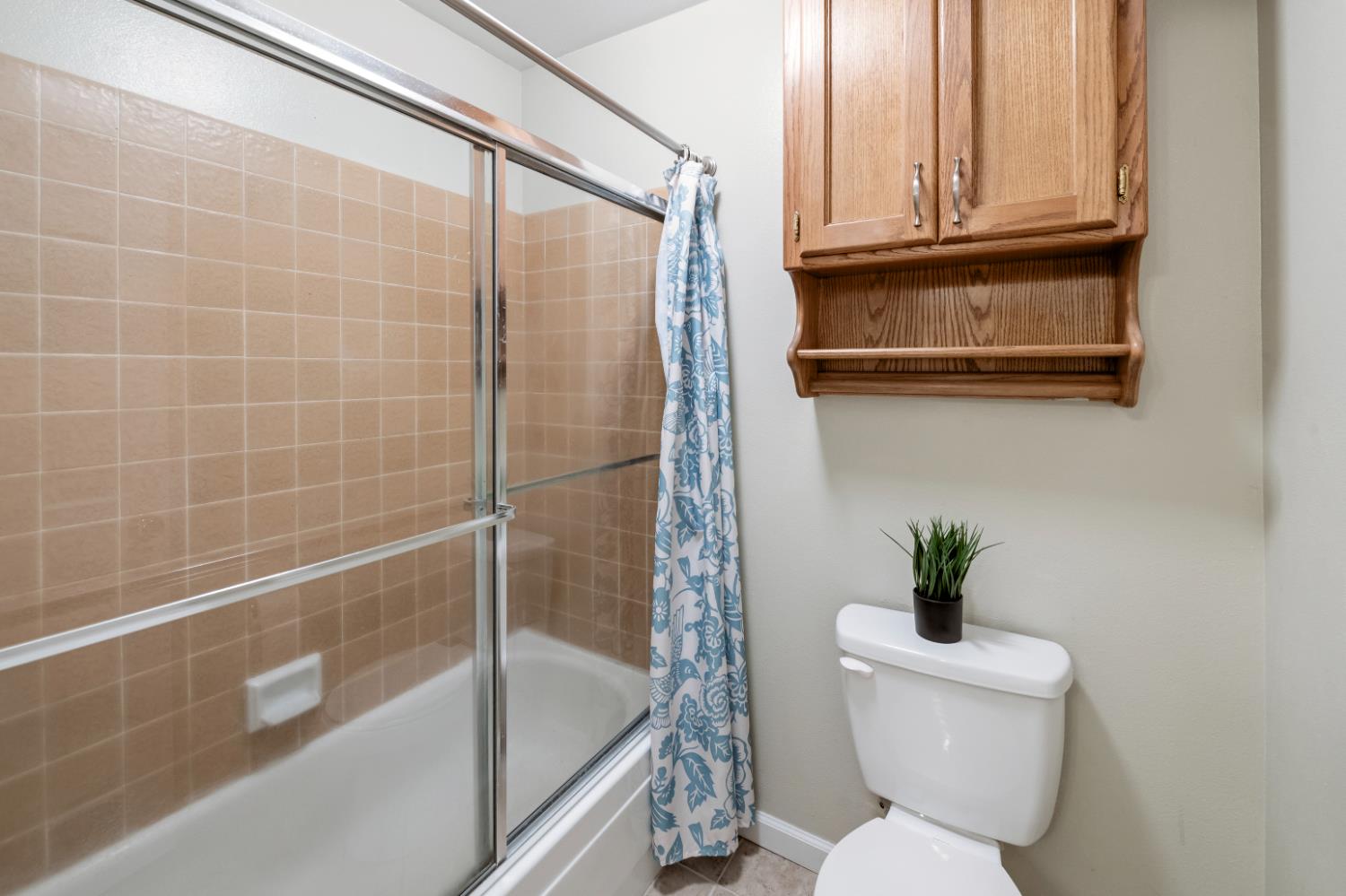 8099 N Orchard St, Fresno, CA 93720