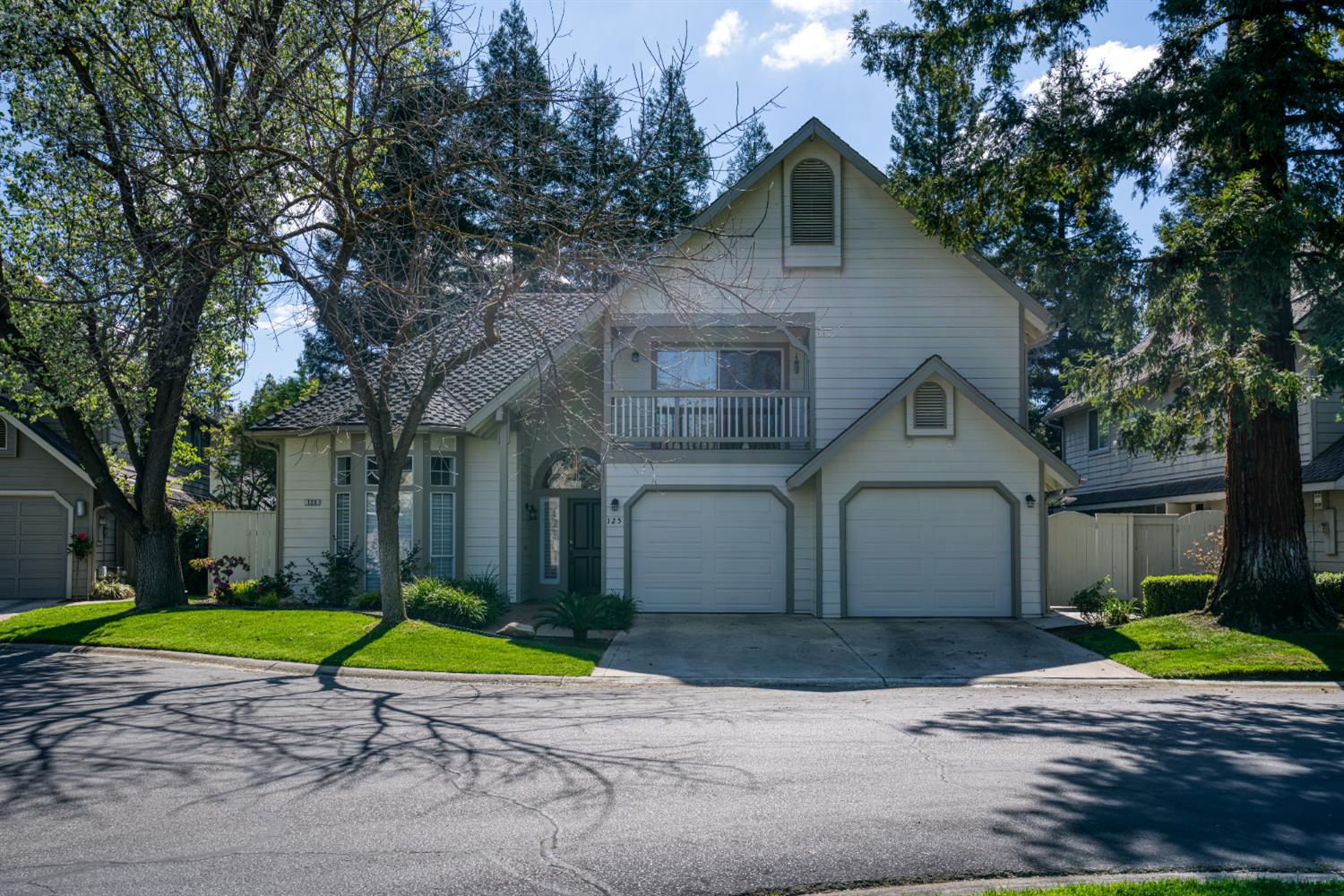 2727 W Bluff Ave #125, Fresno, CA 93711