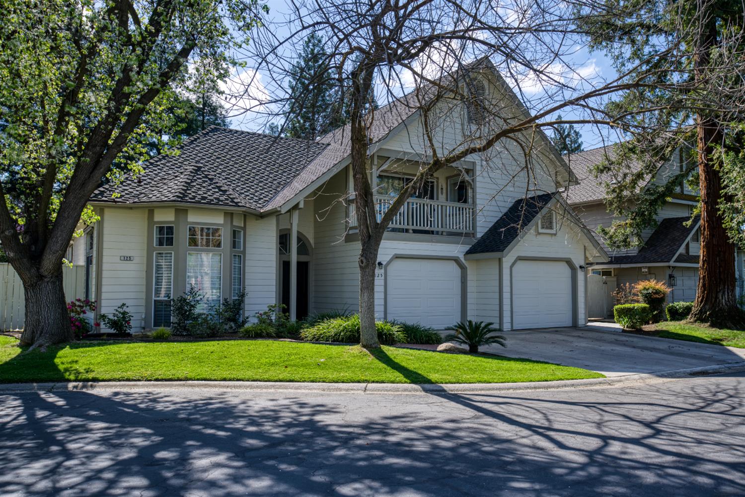 2727 W Bluff Ave #125, Fresno, CA 93711