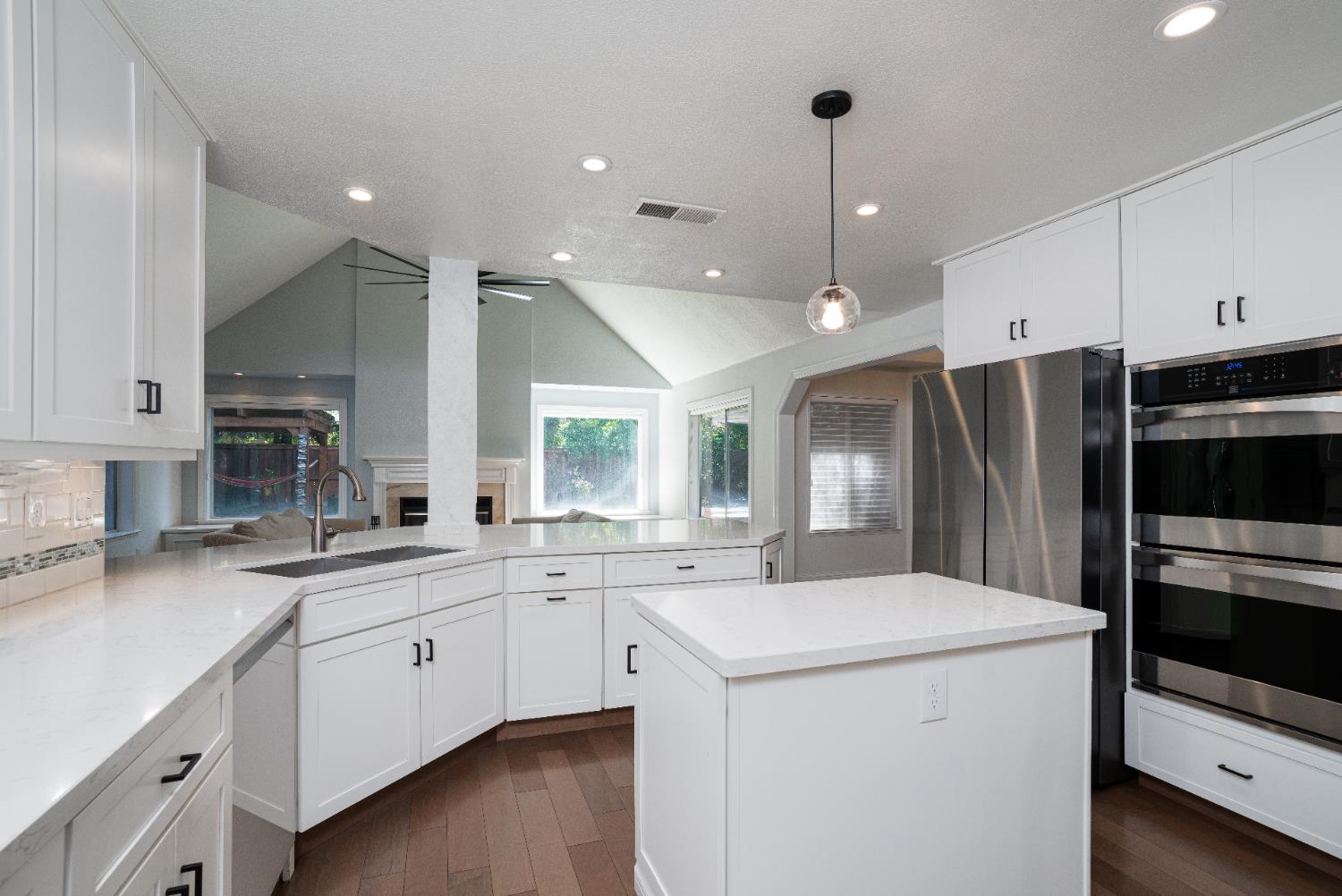 2727 W Bluff Ave #125, Fresno, CA 93711