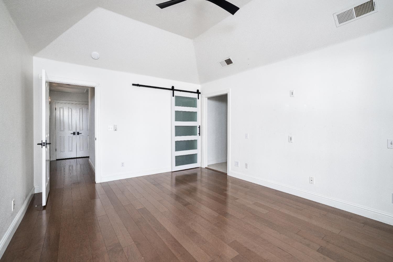 2727 W Bluff Ave #125, Fresno, CA 93711