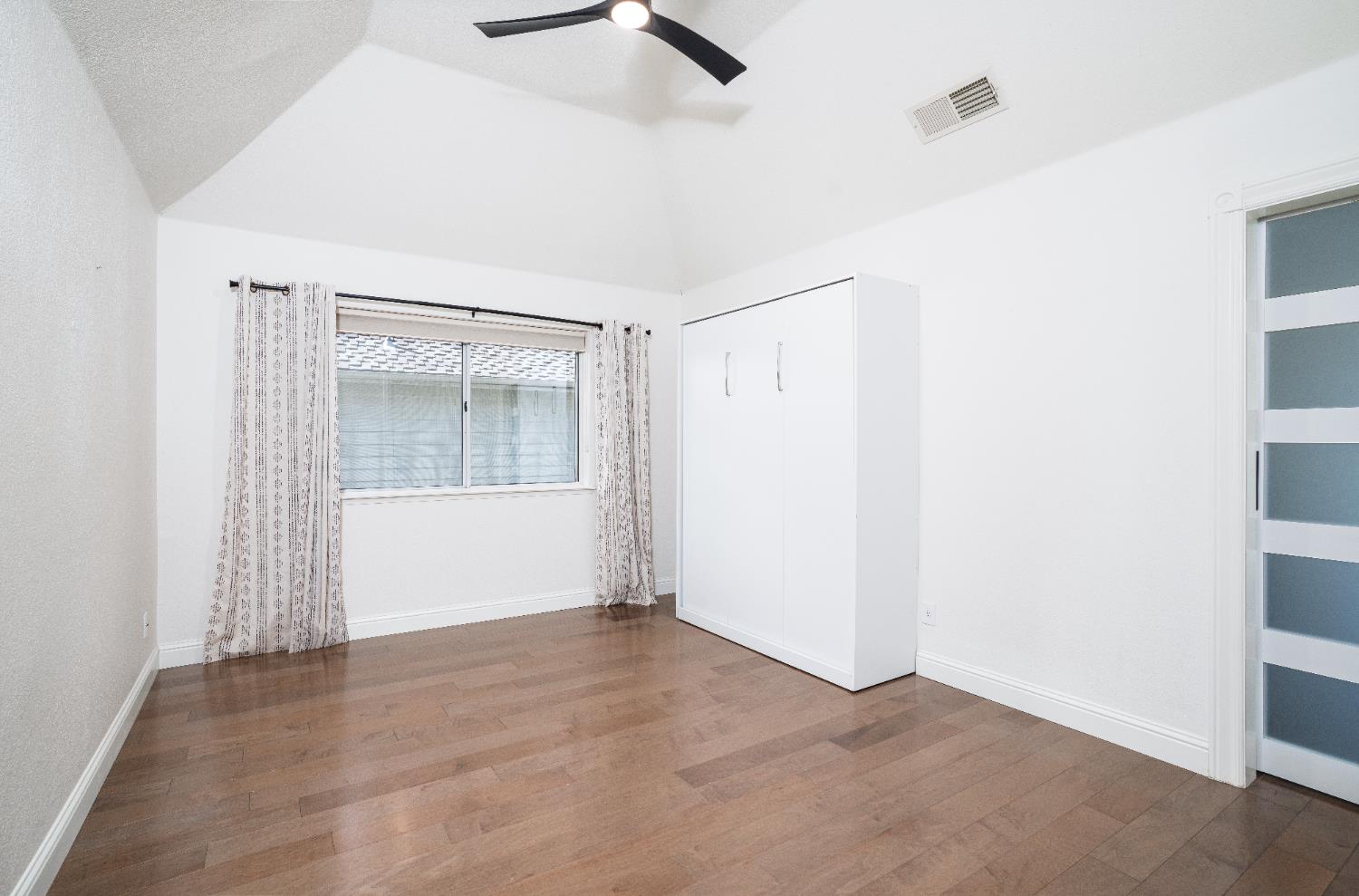 2727 W Bluff Ave #125, Fresno, CA 93711