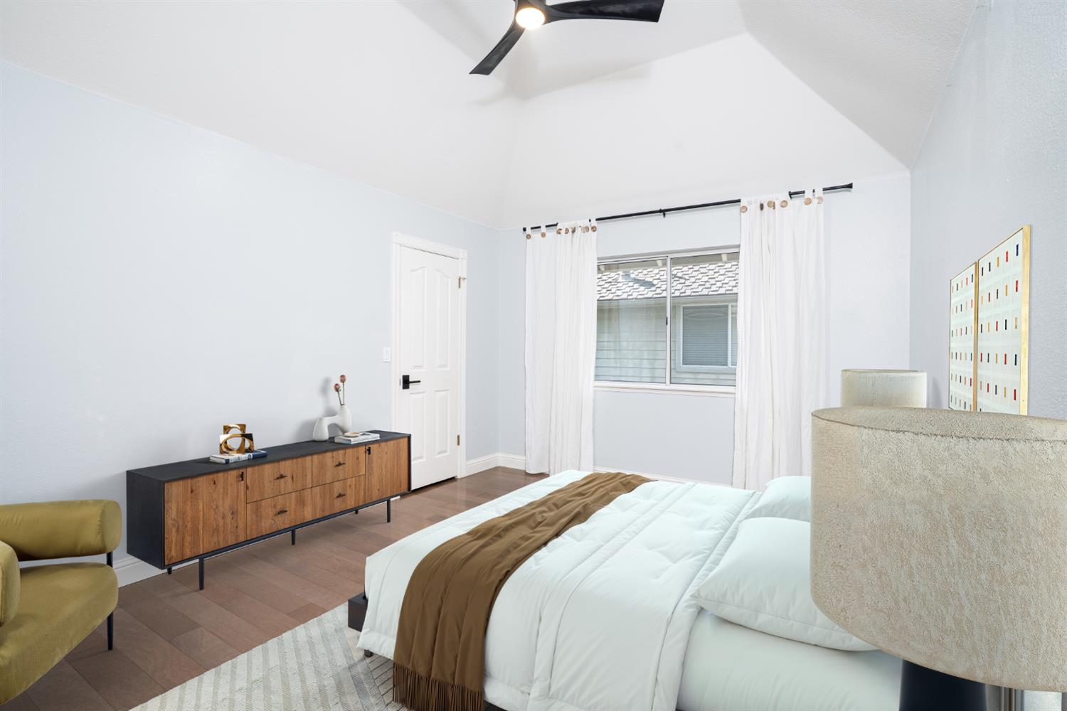 2727 W Bluff Ave #125, Fresno, CA 93711