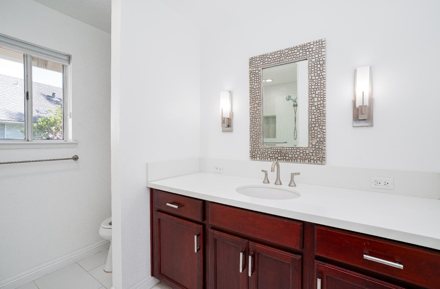 2727 W Bluff Ave #125, Fresno, CA 93711